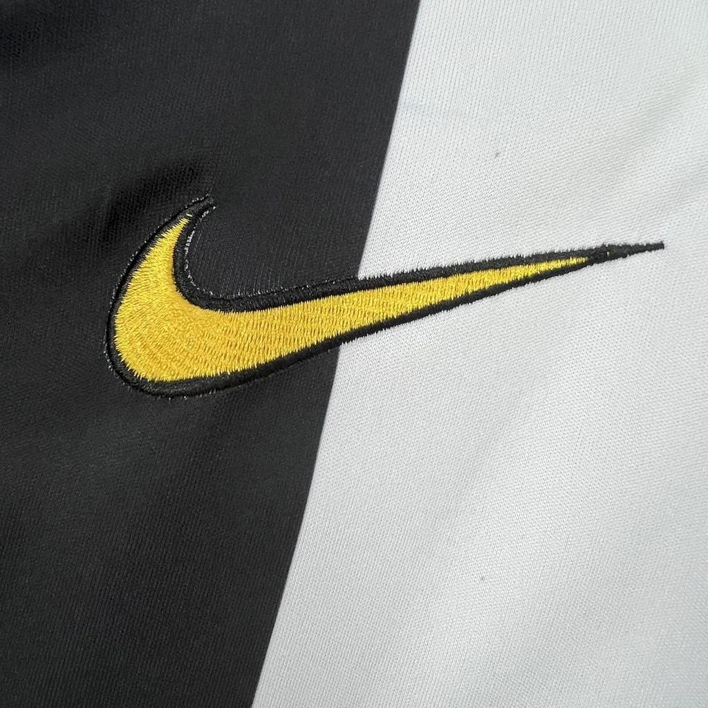 2004-2005 Retro Juventus Home Jersey