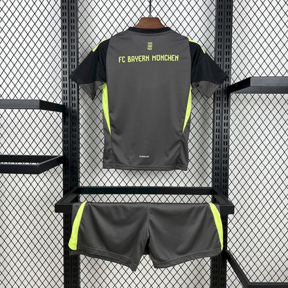 2025/2026 Bayern Munchen Goalkeeper Kit Kids Size