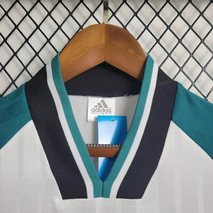 Liverpool Retro 1993-1994 Away Kit