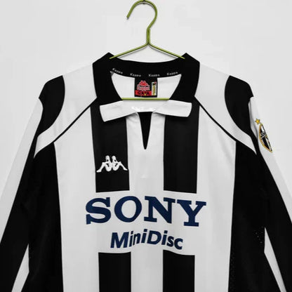 Juventus Retro 1997-1998 Long Sleeve Home Kit