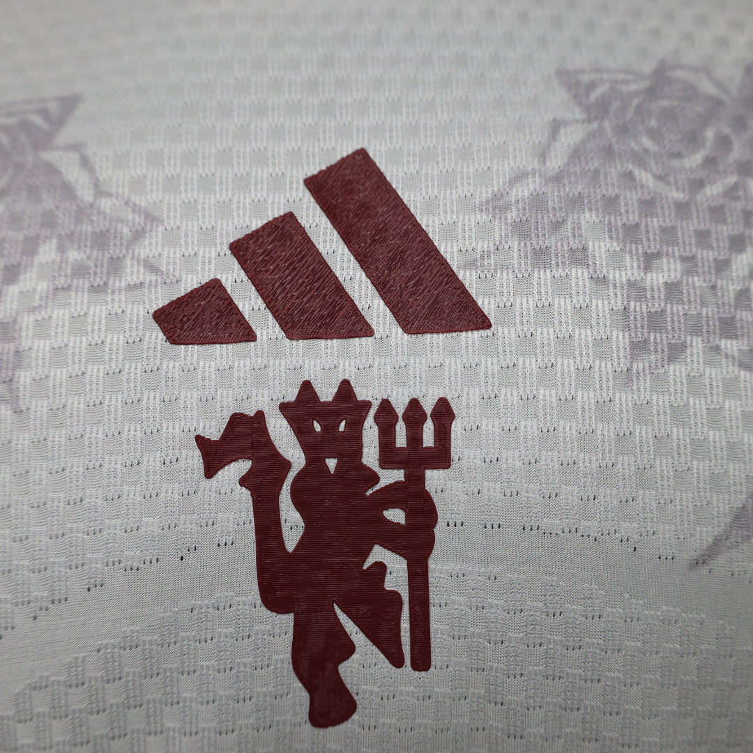 Manchester United "Rose Heritage" Limited Jersey
