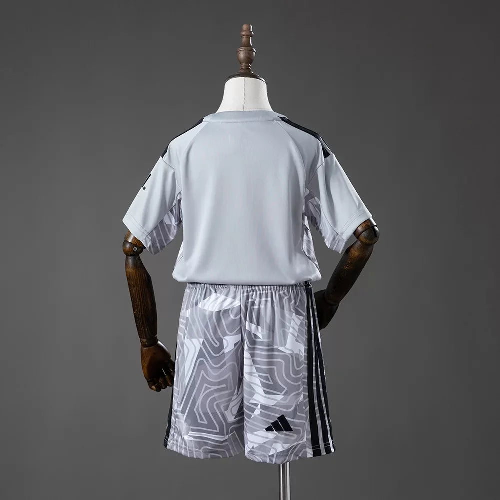 2026/2027 Arsenal Goalkeeper Kit Kids Size