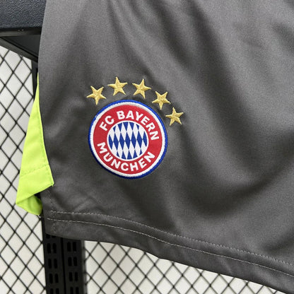 2025/2026 Bayern Munchen Goalkeeper Kit Kids Size