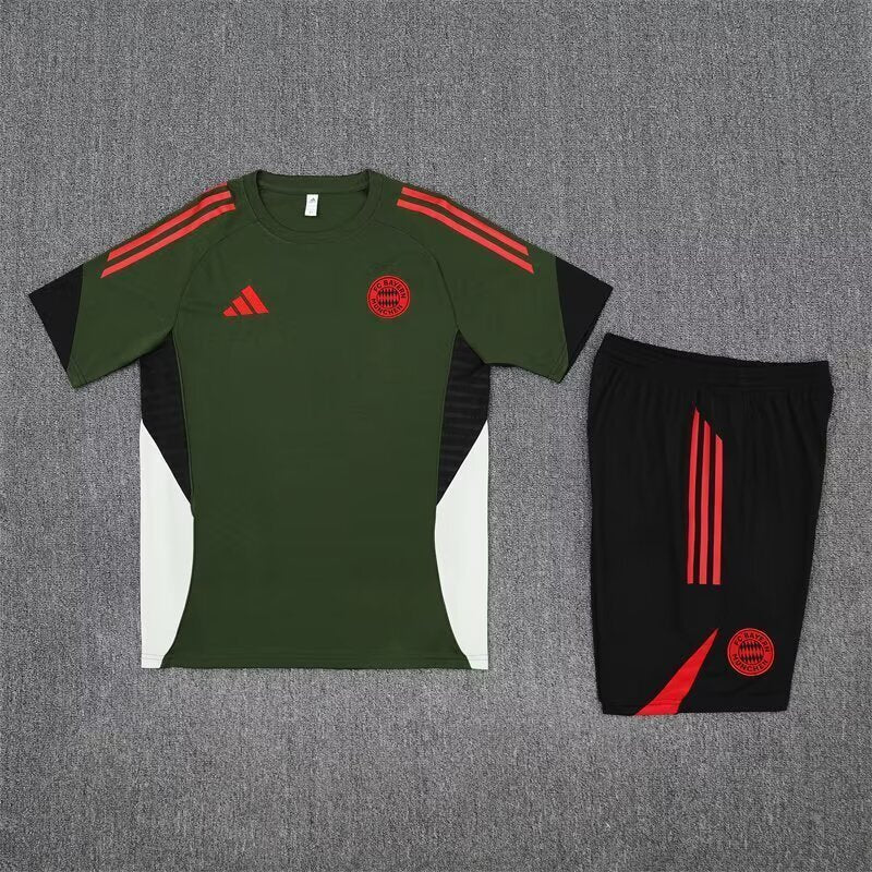 2025/2026 Bayern Munchen Training Set